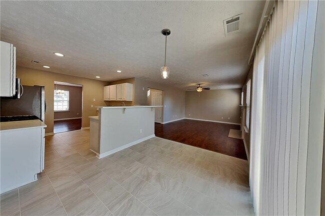 Building Photo - 7550 Springmill Ct