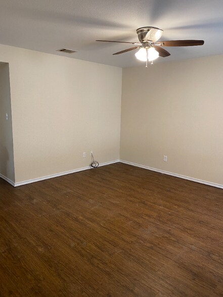 Building Photo - 108 N 6th St