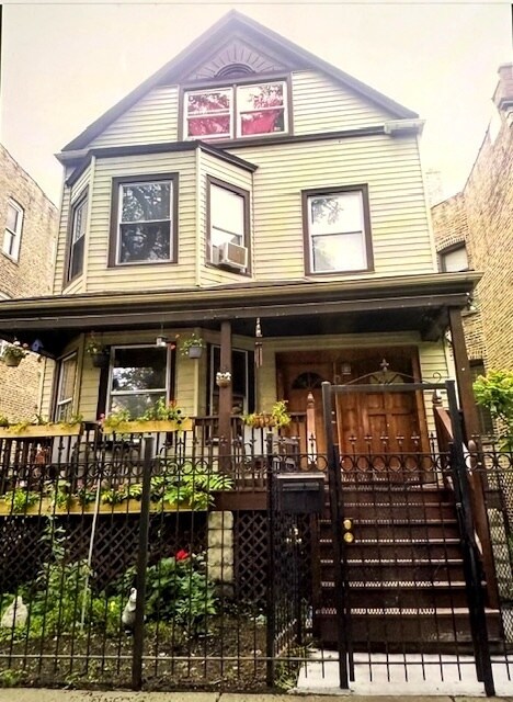 Primary Photo - 2442 N Lawndale Ave