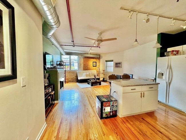 Building Photo - 1834 Ridge Ave