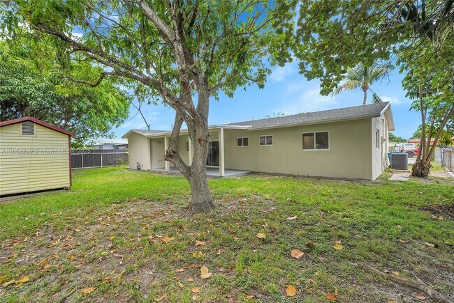 Building Photo - 14312 SW 110th Ave