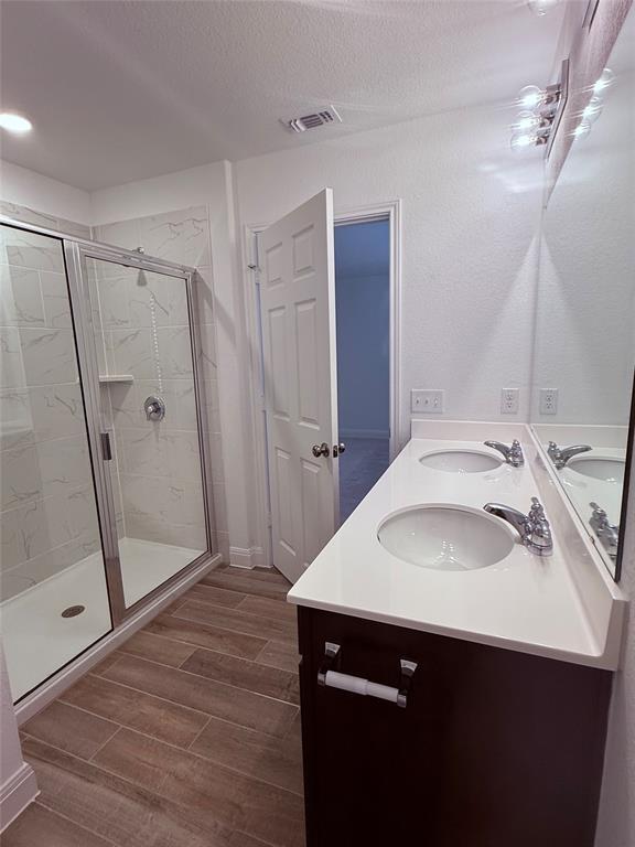 Building Photo - 513 Senca Pk