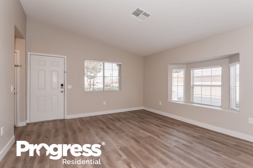 Building Photo - 5225 Panguitch Dr