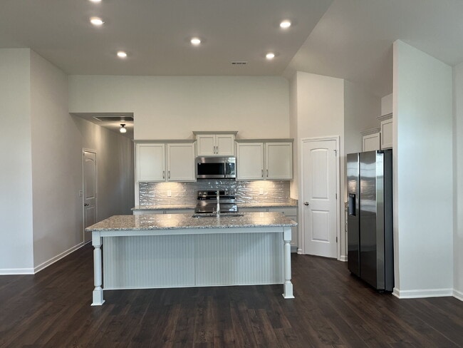 Building Photo - 306 Crimper Ln
