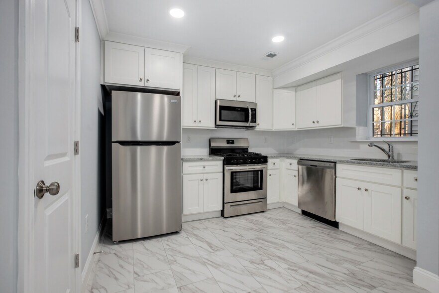 Unit 1 - 475 S 14th St