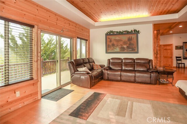 Building Photo - 351 Glenwood Dr