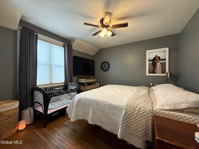 Building Photo - 21 Baker St