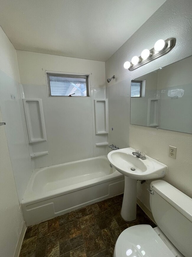 Building Photo - Prime Location! 2-Bed, 1-Bath Apartment with Lake Views and Near Downtown – Move-In Ready!
