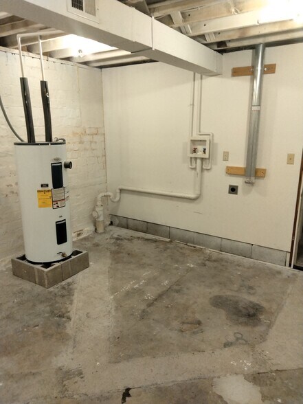 Basement Laundry room - 1853 Park St