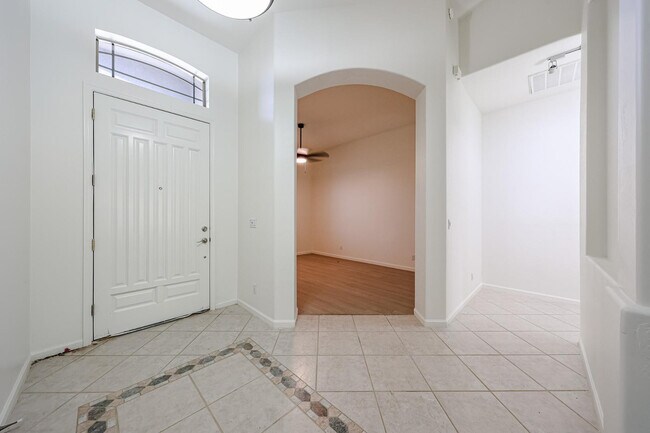 Building Photo - 4536 W Villa Linda Dr