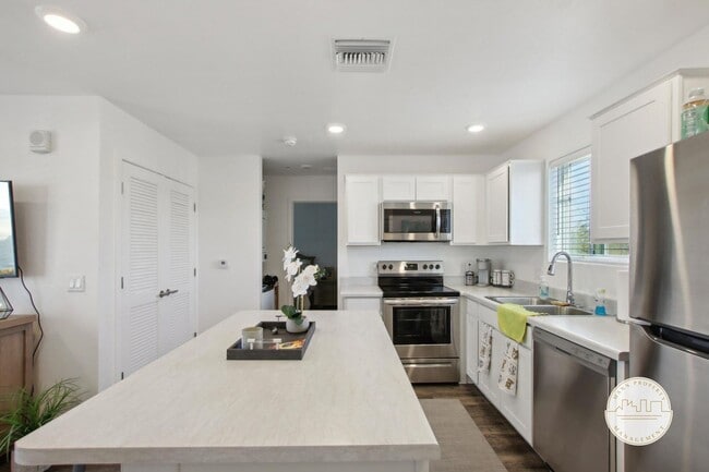 Interior Photo - Village On Greenway