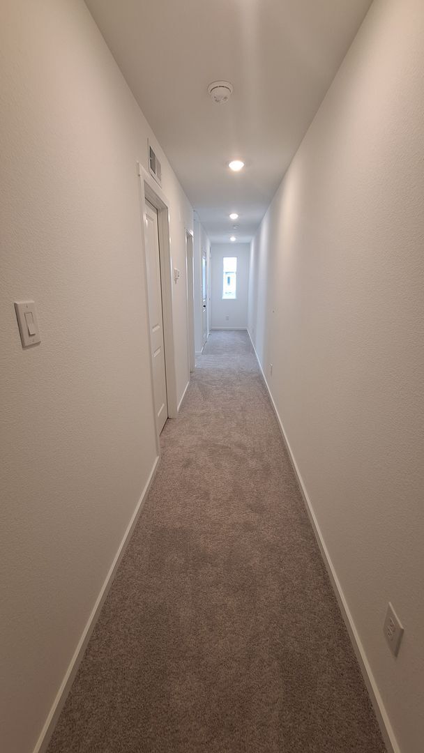 Building Photo - NEWLY BUILT 3 bedroom 2.5 Bath for Rent