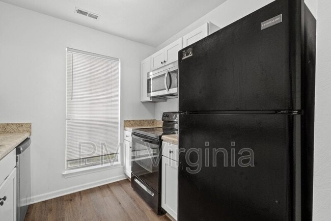 Building Photo - 3772 Pepperwood Ct