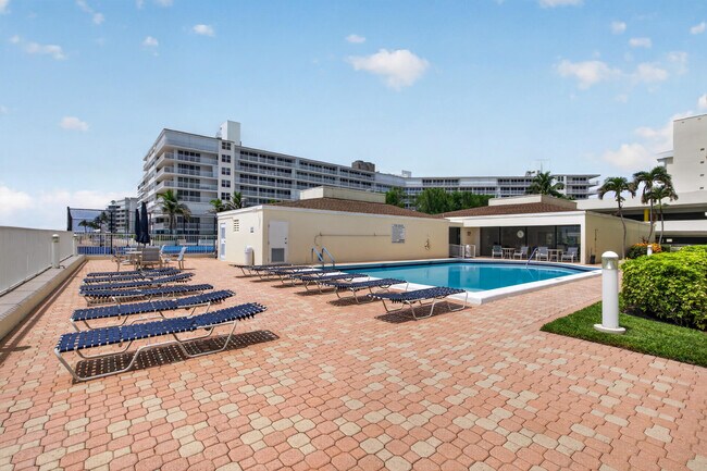 Building Photo - 3540 S Ocean Blvd