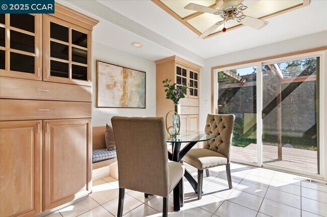 Building Photo - 207 Midway Dr