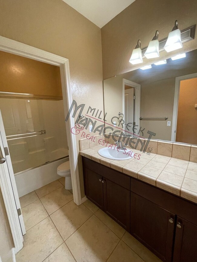Building Photo - $500 OFF FIRST MONTHS RENT