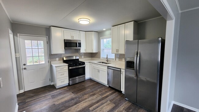 Building Photo - 395 Mineral Rd