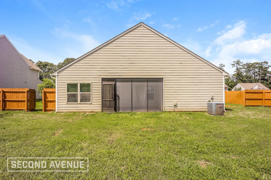 Building Photo - 4080 Clay Ct SE