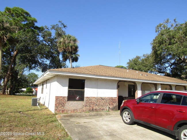 Primary Photo - 2110 S Deleon Ave