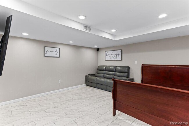 Building Photo - 30575 Hogan Ln