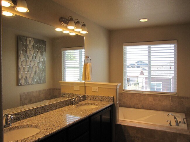 Building Photo - Coming Available Soon!!