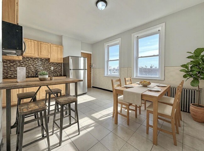 Building Photo - 581 59th St