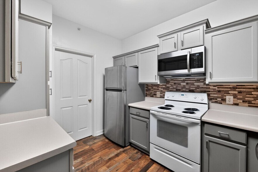 Building Photo - 16324 Redstone Mountain Ln