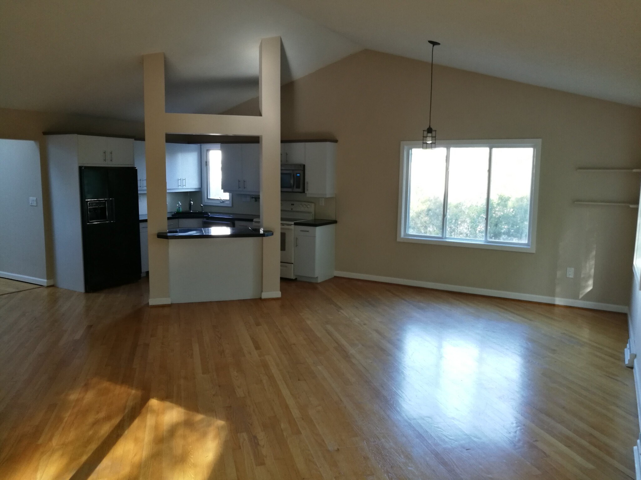 Building Photo - 1 Common Dr