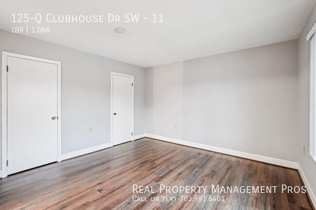 Building Photo - 125 Clubhouse Dr SW