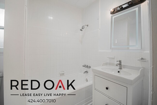 Building Photo - 340 N Curson Ave