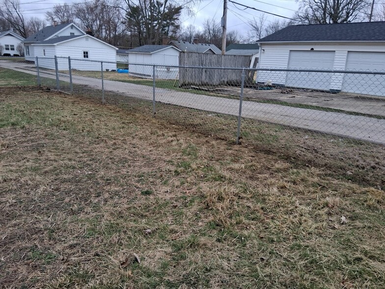 Building Photo - 504 S Seminary St