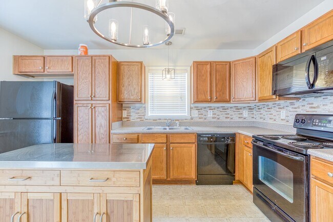 Building Photo - Beautiful 2-Story 3 bedroom and 2.5 townhouse in High Point, off Skeet Club Rd and Eastchester