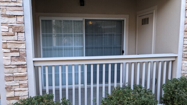 Building Photo - AWESOME 2-BEDROOM CONDO INCL. GARAGE, SWIM...