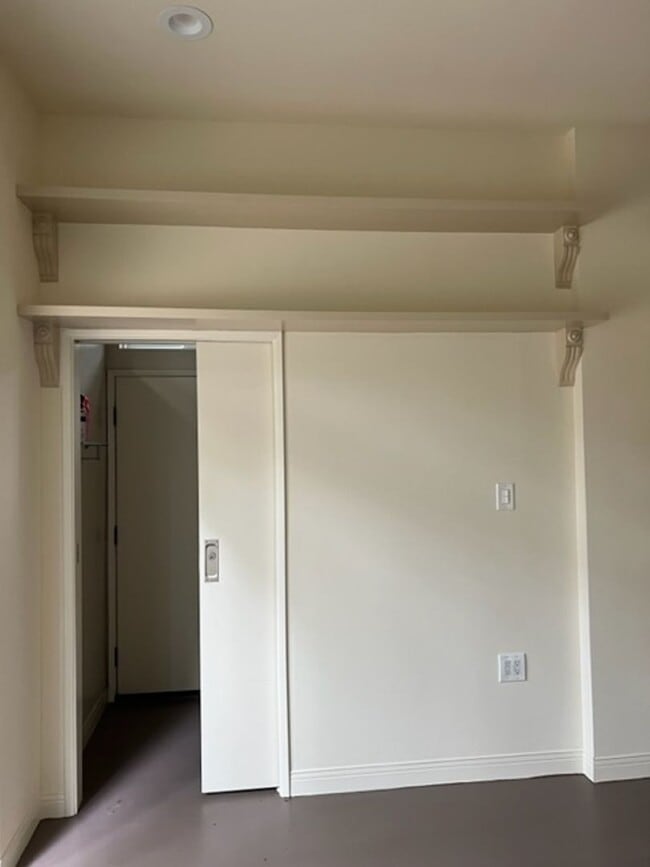 Building Photo - Home-Sweet-Home Vibe in Harper Ave!