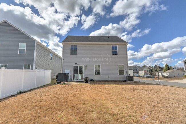 Building Photo - Stunning 4BD/2.5BTH 2-Story Single Family ...