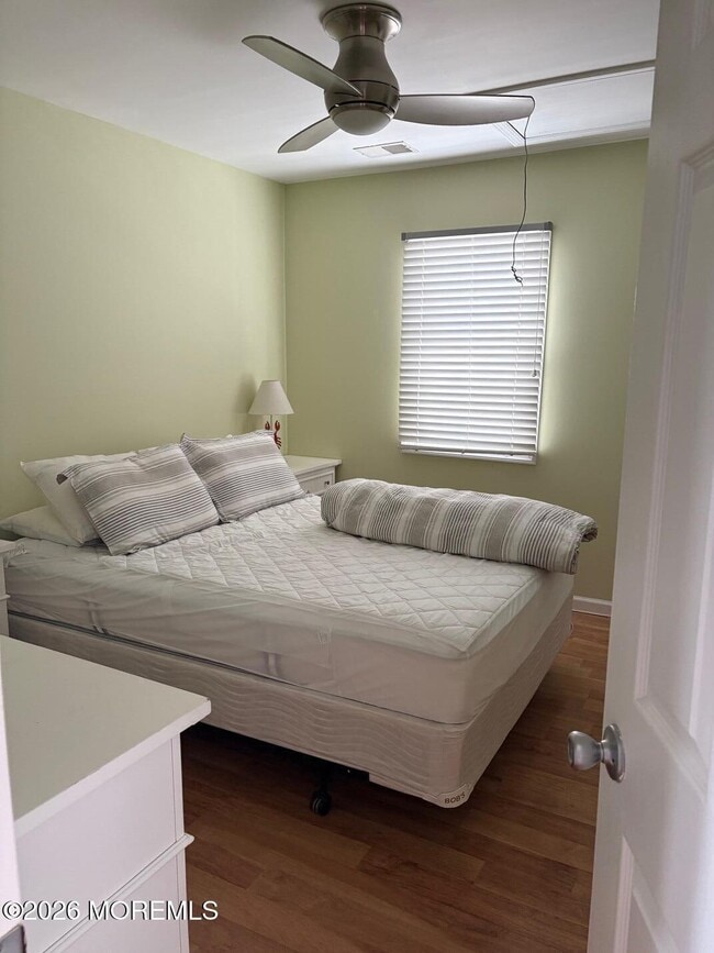 Building Photo - 11 Harborside Dr W