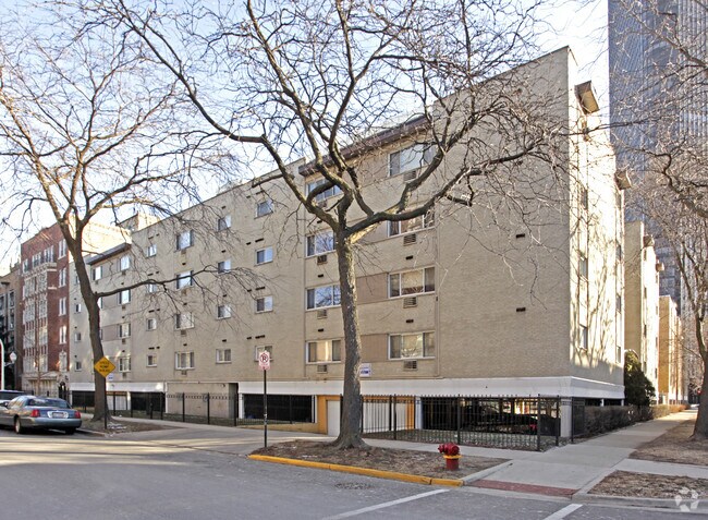 Primary Photo - 1016 W Balmoral Ave