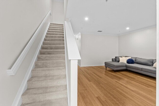 Building Photo - 1460 Corbison Point Pl