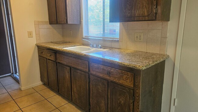 Building Photo - 92 W Gettysburg Ave