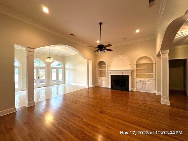 Building Photo - Gorgeous Collierville Home Available 04/01...