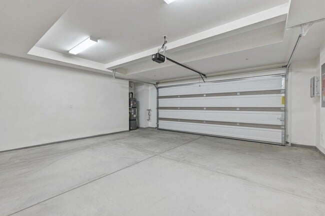 Building Photo - BRAND NEW 3 BEDROOM 2 BATH CONDO IN COVINA!