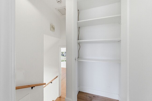 Building Photo - Charming 2 bed, 1.5 bath Alta Heights Home