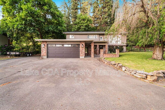 Primary Photo - 1525 E Woodland Dr
