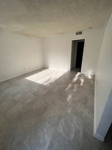Building Photo - 2616 N Half Moon Dr