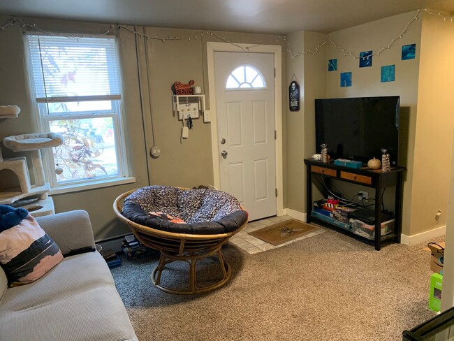 Primary Photo - 2114 10th Ave