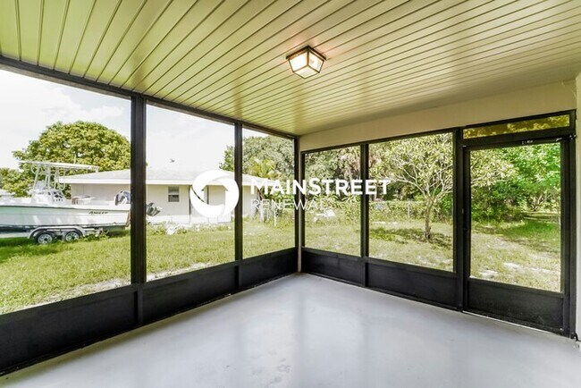 Building Photo - 3 Bedroom Pet-Friendly Home in NORTH PORT, FL with Main Street Renewal