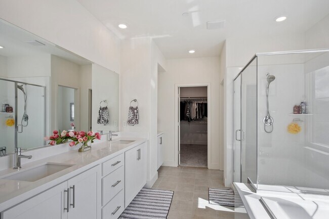 Building Photo - 2480 Iverstone St