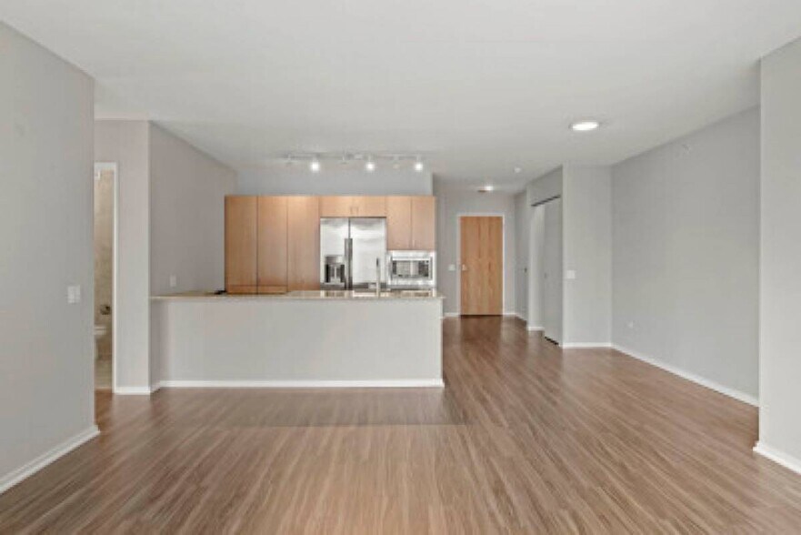 Building Photo - 2122 43rd St