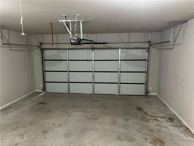 Building Photo - 508 Vista Del Valle St