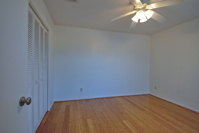 Building Photo - 6489 Hart Ln